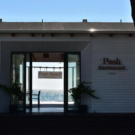 Posh 1 Vila *