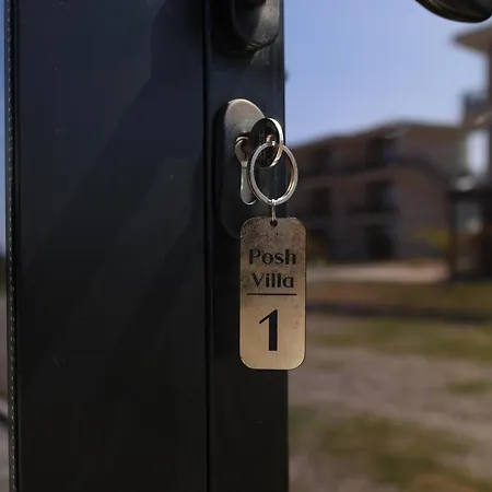 فيلة Posh 1 كافاجي