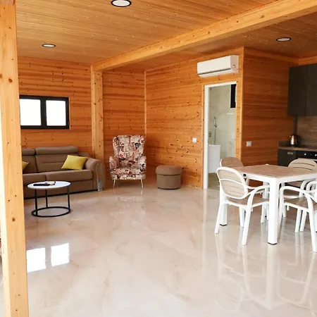 Posh 1 Vila *