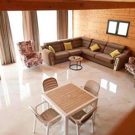 Vila Posh 1 *